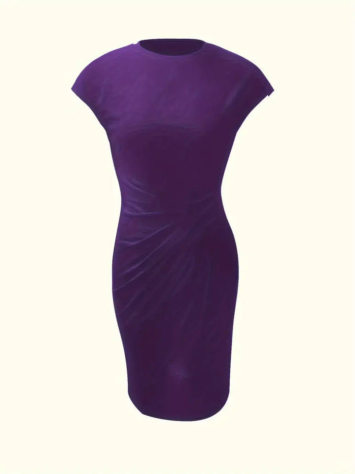 Abito tubino viola elegante, maniche corte, tessuto liscio, ideale per eventi formali e serate. Vestito donna moda 2023.