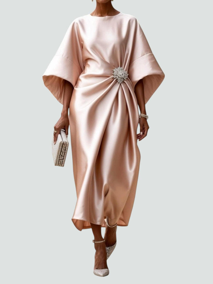 Abito Elegante Donna Linea Femminile Dettaglio Ricercato
