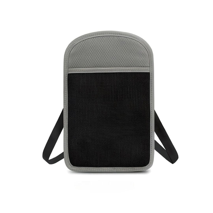 Zaino antifurto grigio e nero, design minimalista, tasca frontale in rete, spallacci regolabili. Ideale per viaggi e uso quotidiano.