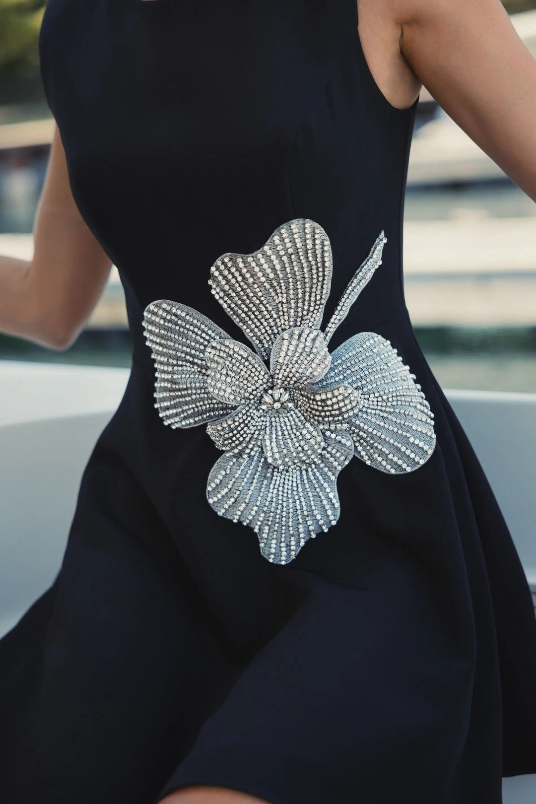 Abito Mini Donna con Strass e Decorazione a Fiore