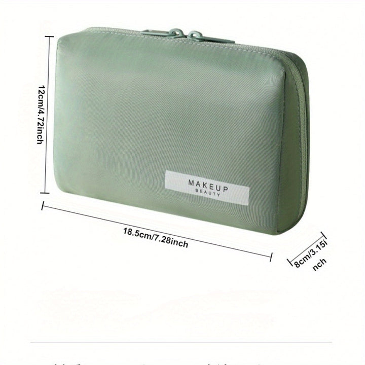 Astuccio trucco verde chiaro, dimensioni 18,5x12x8 cm, con zip. Ideale per cosmetici, viaggio, organizzazione beauty. Design elegante e pratico.