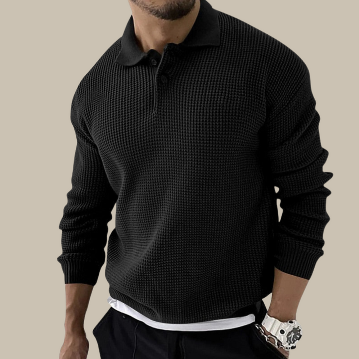 Maglione uomo nero a maglia grossa, colletto polo, maniche lunghe, stile casual elegante, perfetto per autunno inverno, moda maschile moderna.