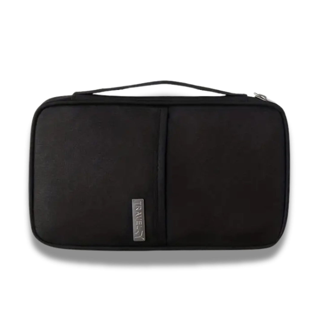 Custodia organizer nera per accessori elettronici, con manico e chiusura a zip. Design compatto e resistente, ideale per viaggi e ufficio.