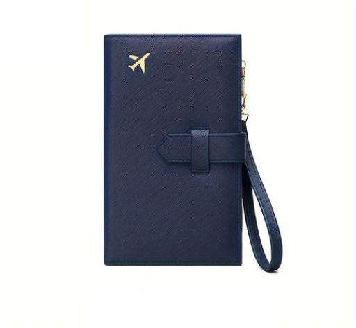 Portafoglio da viaggio blu scuro con cinturino, decorato con icona dorata di aereo. Accessorio elegante per documenti e passaporto.