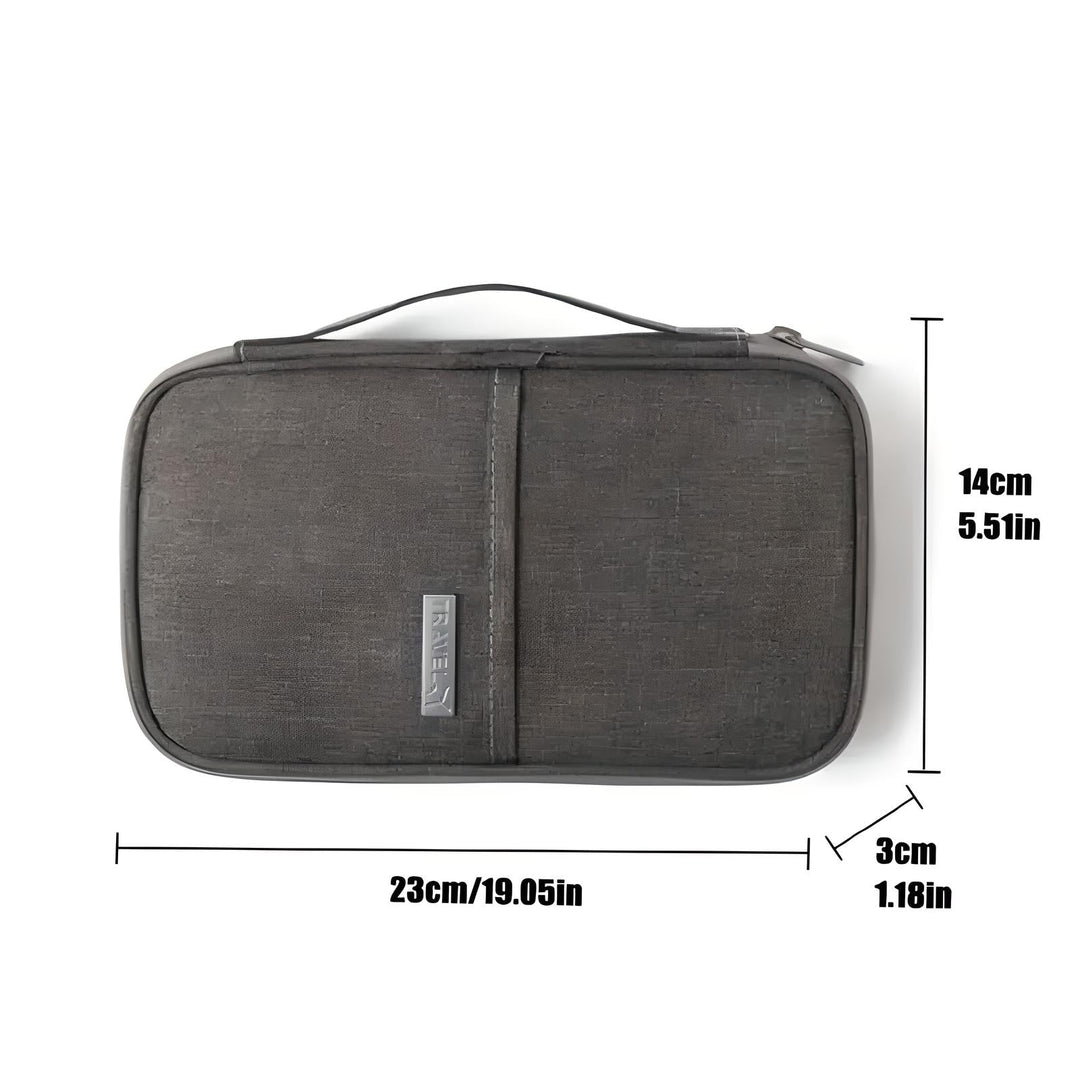 Custodia organizer da viaggio nera, dimensioni 23x14x3 cm, con manico superiore. Ideale per accessori elettronici, resistente e compatta.
