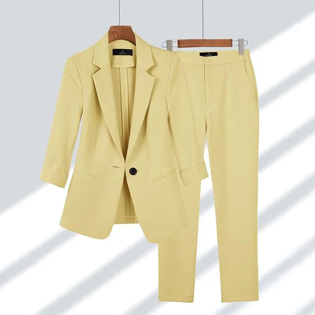 Completo Donna Blazer e Pantaloni Vestibilità Classica