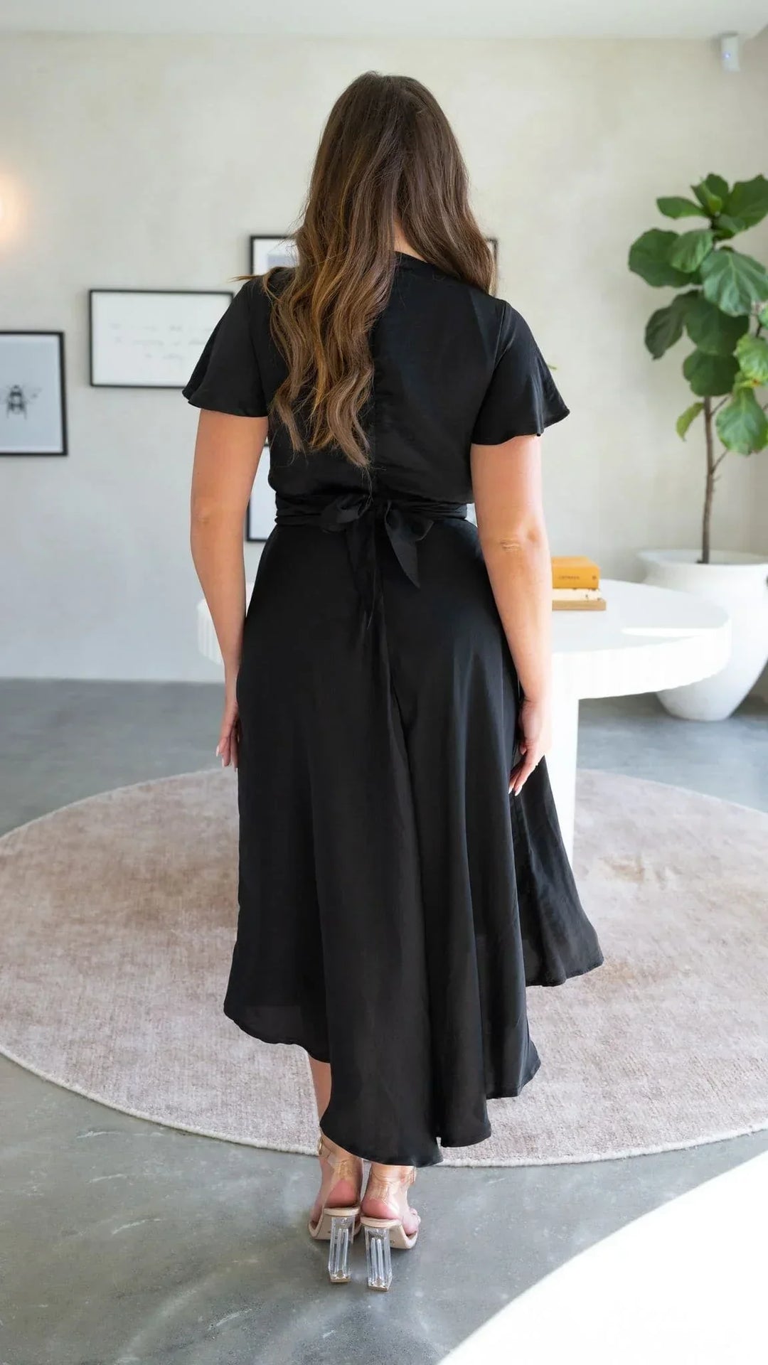 Abito Midi Donna in Raso Scollo a V Maniche Farfalla Gonna Asimmetrica