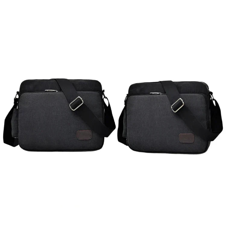 Due borse a tracolla nere in tessuto resistente, con cerniera e tasche multiple, ideali per laptop e accessori. Design moderno e funzionale.