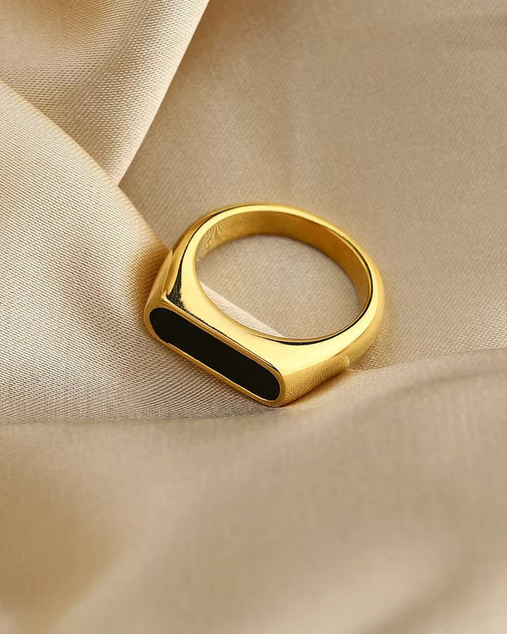 Anello Uomo in Obsidiana Design Minimal Moderno