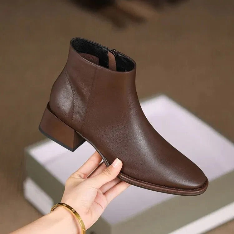 Stivali Donna in Pelle Tacco Basso
