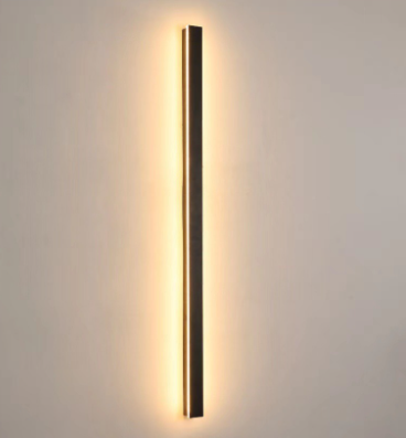 Lampada da parete LED moderna, design minimalista, luce calda, montaggio verticale, ideale per illuminazione interna, decorazione casa elegante.