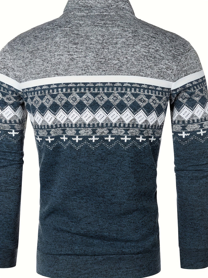 Maglione uomo invernale grigio e blu, motivo geometrico nordico, collo alto, maniche lunghe, tessuto caldo e morbido, moda casual elegante.