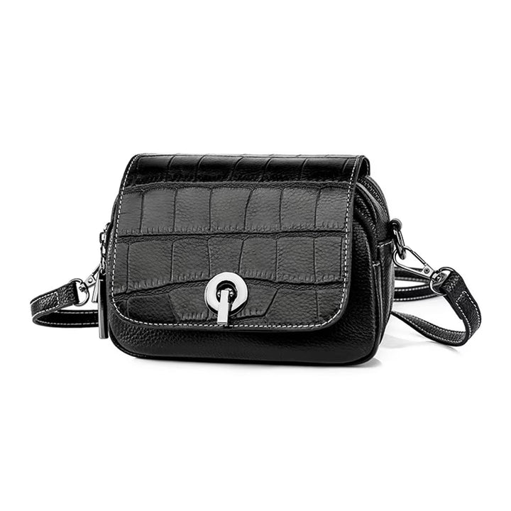 Borsa a tracolla in pelle nera con texture coccodrillo, chiusura a gancio argentata, design elegante e moderno, ideale per moda femminile.
