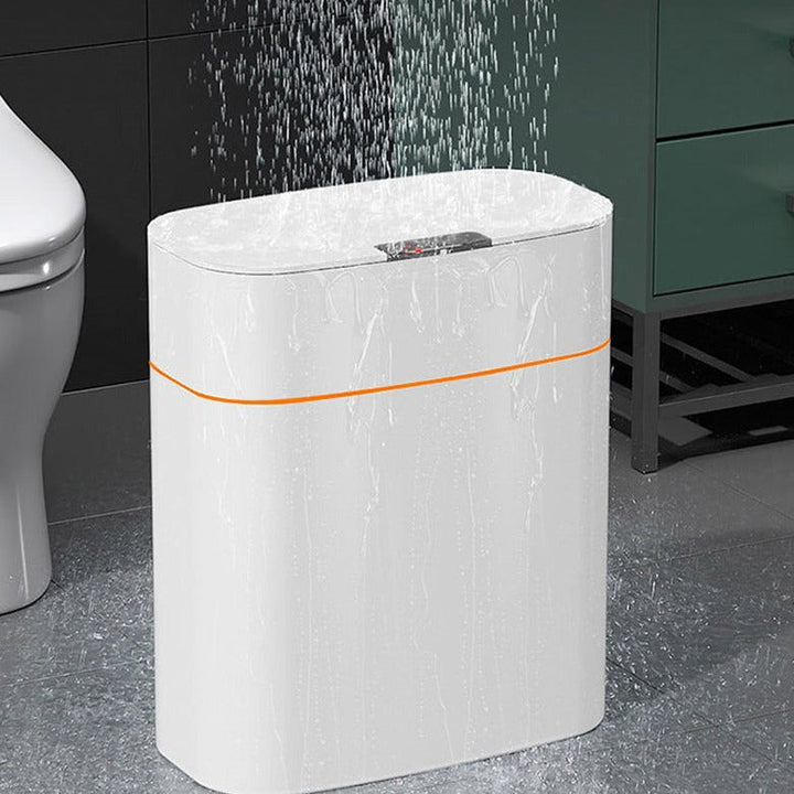 Contenitore impermeabile bianco con coperchio, posizionato in bagno, resistente all'acqua, design moderno, ideale per ambienti umidi.