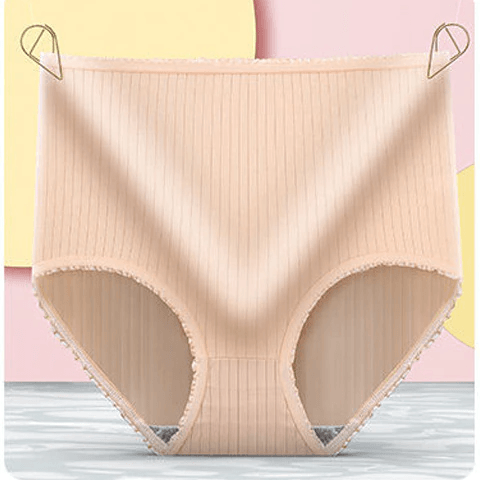 Mutandine modellanti beige a vita alta, tessuto a costine, design senza cuciture, comfort quotidiano, intimo donna elegante e funzionale.