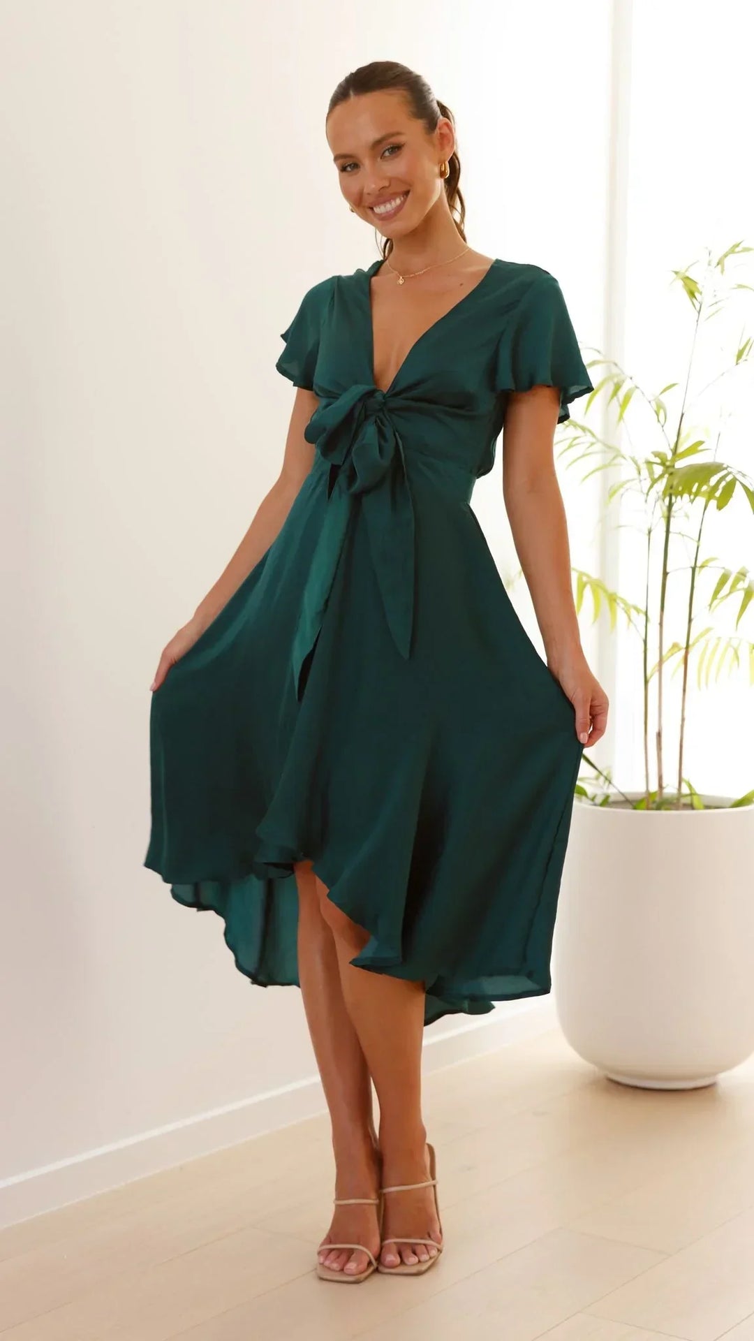 Abito Midi Donna in Raso Scollo a V Maniche Farfalla Gonna Asimmetrica