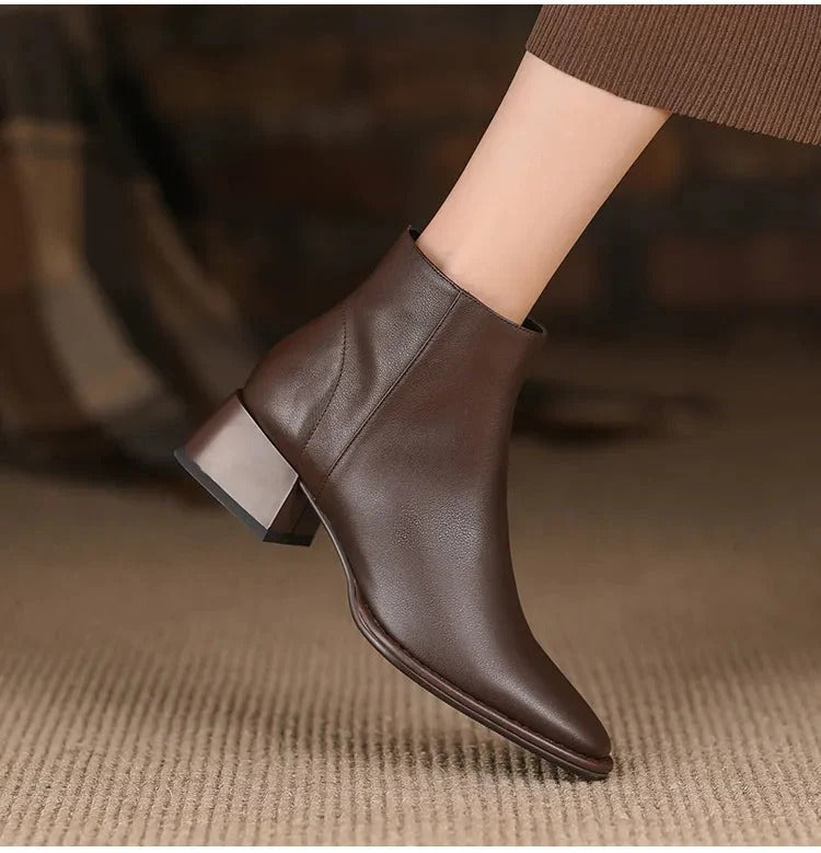 Stivali Donna in Pelle Tacco Basso