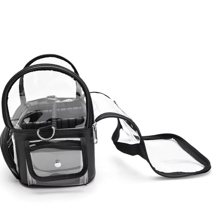 Zaino trasparente in PVC nero con tasche multiple, cerniere robuste e design compatto. Ideale per viaggi, scuola e eventi sportivi.