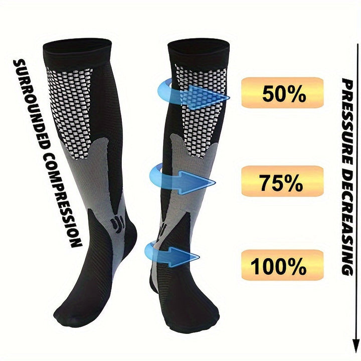 Calze a compressione nera con design a rete, livelli di compressione 50%, 75%, 100%. Ideali per sport, migliorano circolazione e recupero muscolare.