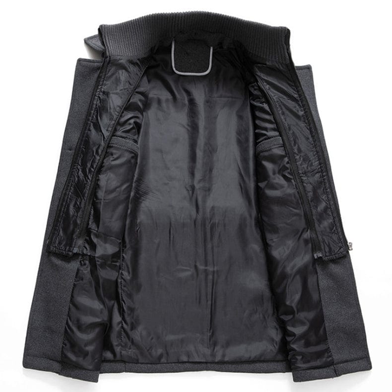 Giacca invernale da uomo aperta, colore nero, con fodera interna in tessuto liscio. Elegante e calda, ideale per la stagione fredda.