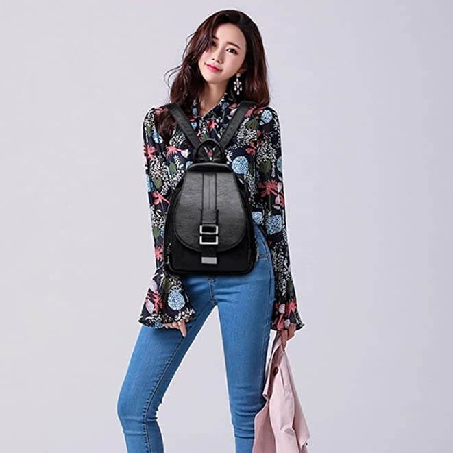 Zaino Mini Donna in Pelle Morbida Compatto con Spallacci Regolabili