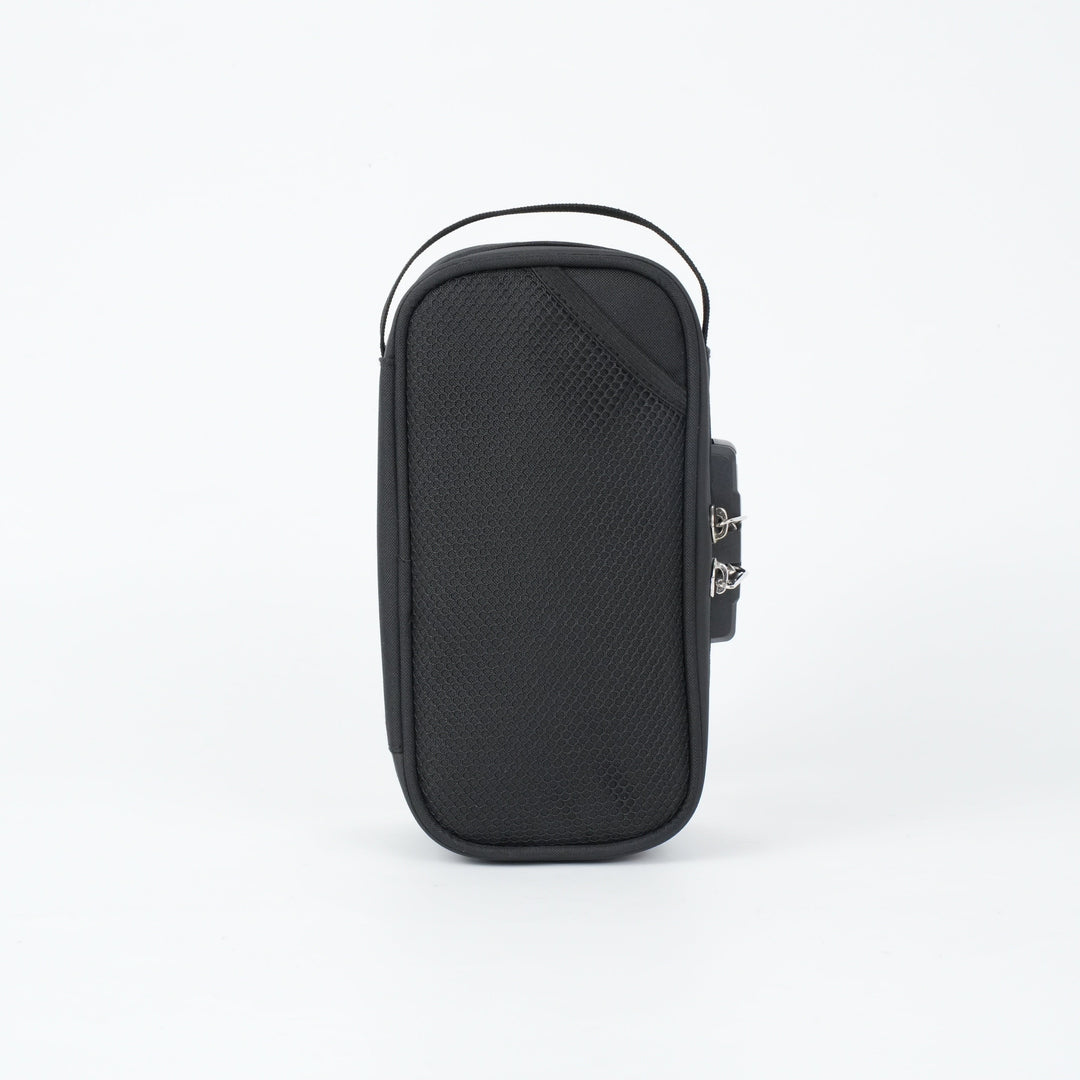Custodia nera per fotocamera, design compatto e resistente, con cerniera e manico superiore. Ideale per protezione e trasporto sicuro.