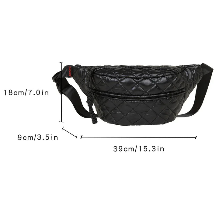 Marsupio nero trapuntato, dimensioni 39x18x9 cm, con cinghia regolabile. Design elegante e pratico, ideale per moda e viaggi.
