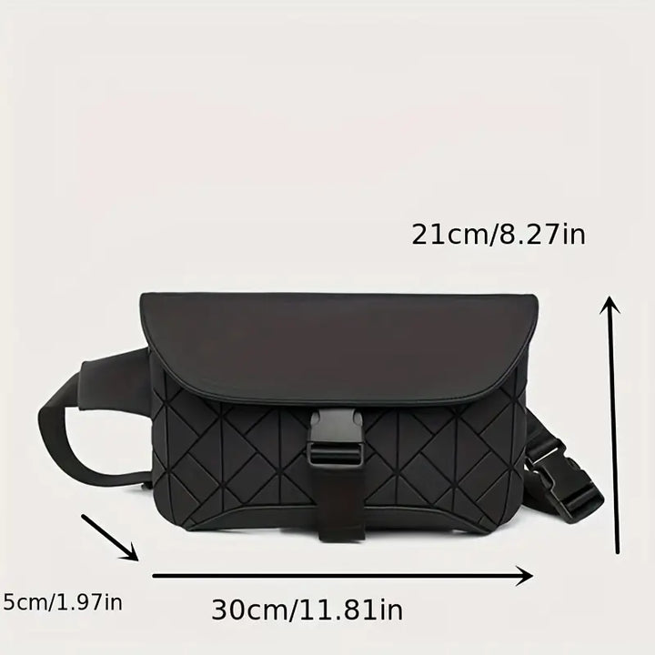 Borsa a tracolla nera trapuntata, dimensioni 30x21x5 cm, con chiusura a fibbia. Design elegante e pratico per moda e utilità quotidiana.