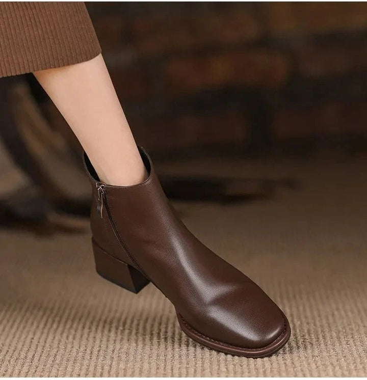Stivali Donna in Pelle Tacco Basso