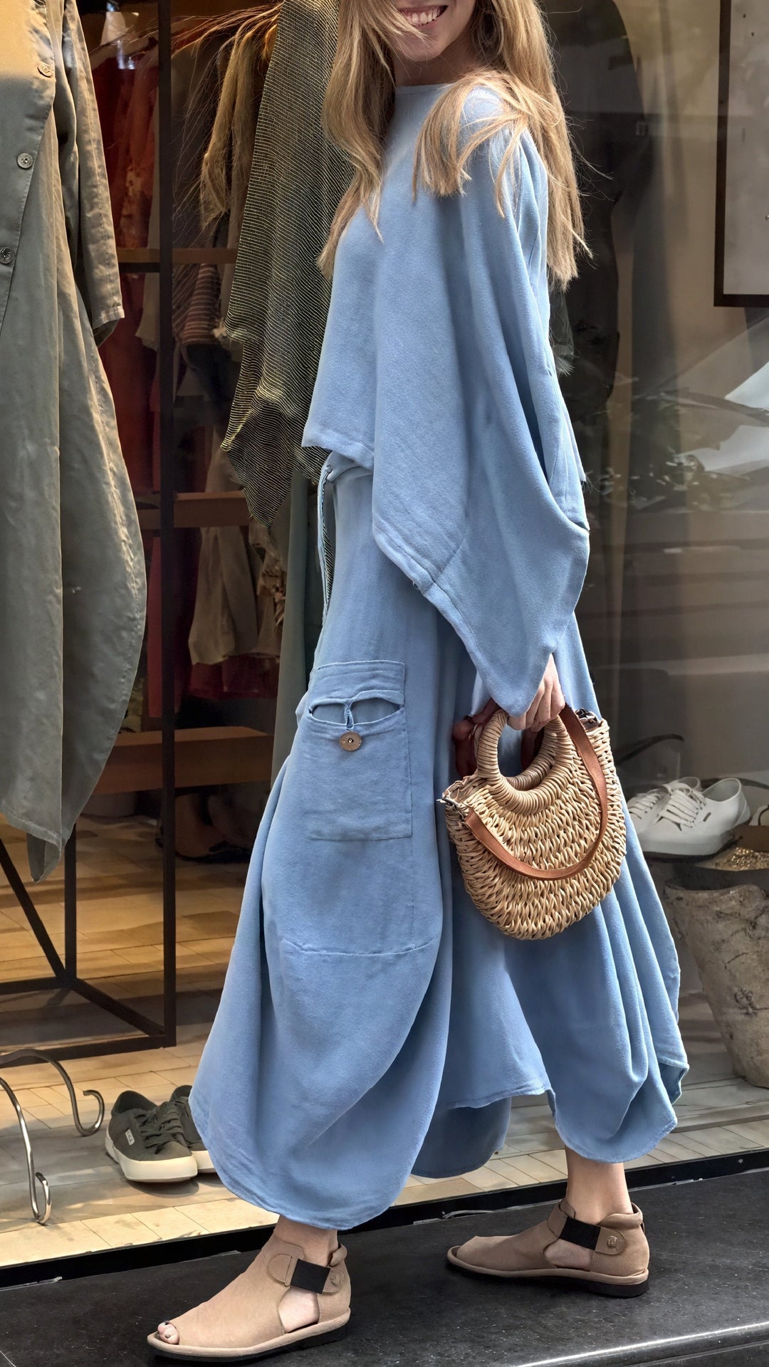 Completo Donna e Pantaloni Fluidi Tasche Vestibilità Comoda