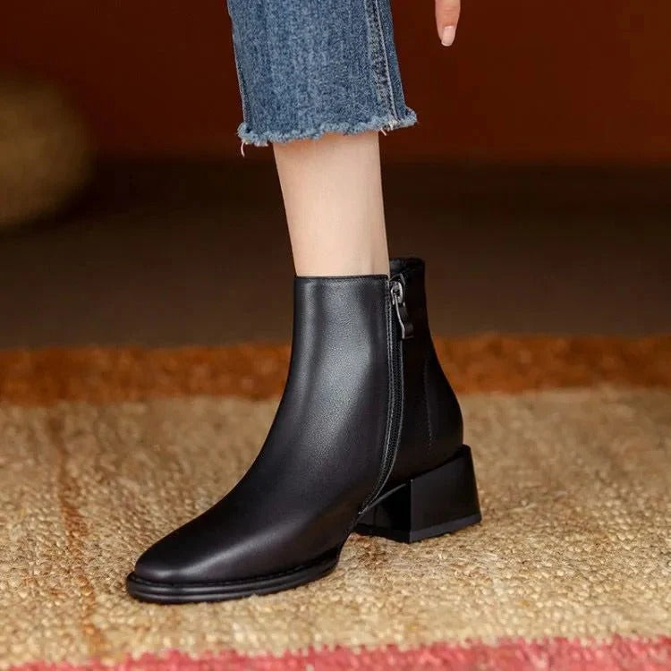 Stivali Donna in Pelle Tacco Basso