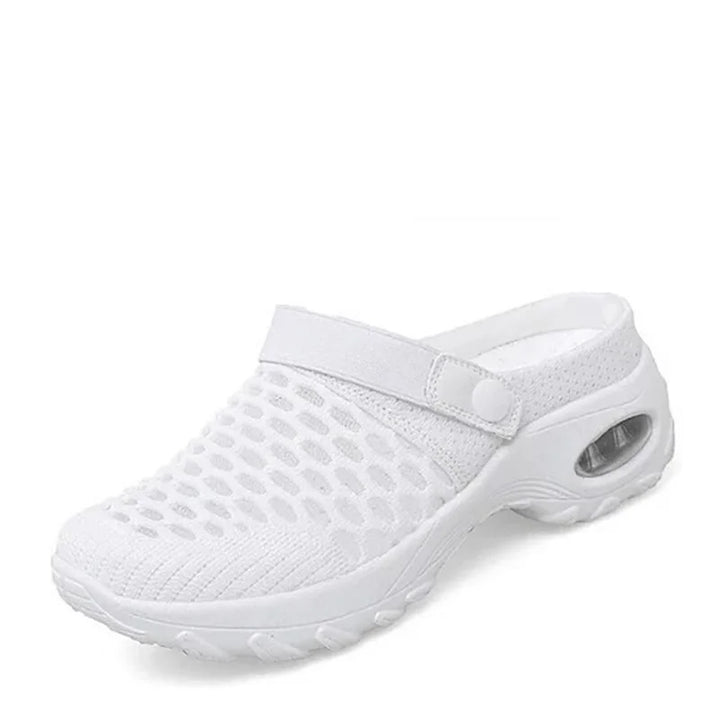 Scarpa da giardino bianca in mesh traspirante, design leggero e confortevole, suola antiscivolo, ideale per attività all'aperto e giardinaggio.