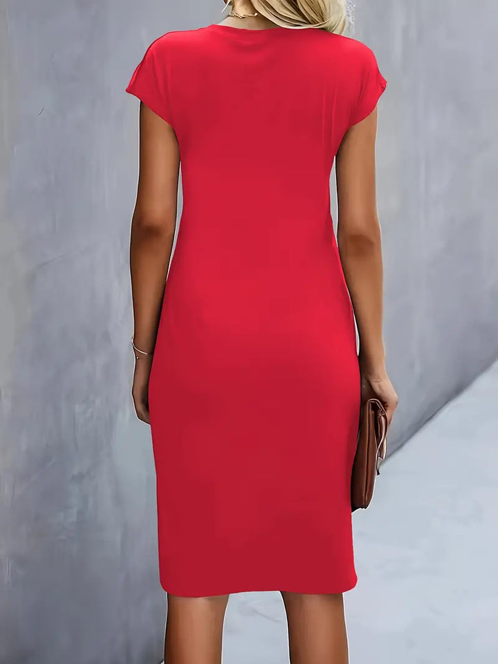 Abito midi rosso donna, maniche corte, design elegante, perfetto per occasioni casual e formali. Tessuto morbido, vestibilità aderente.