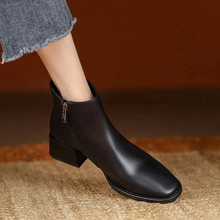 Stivali Donna in Pelle Tacco Basso