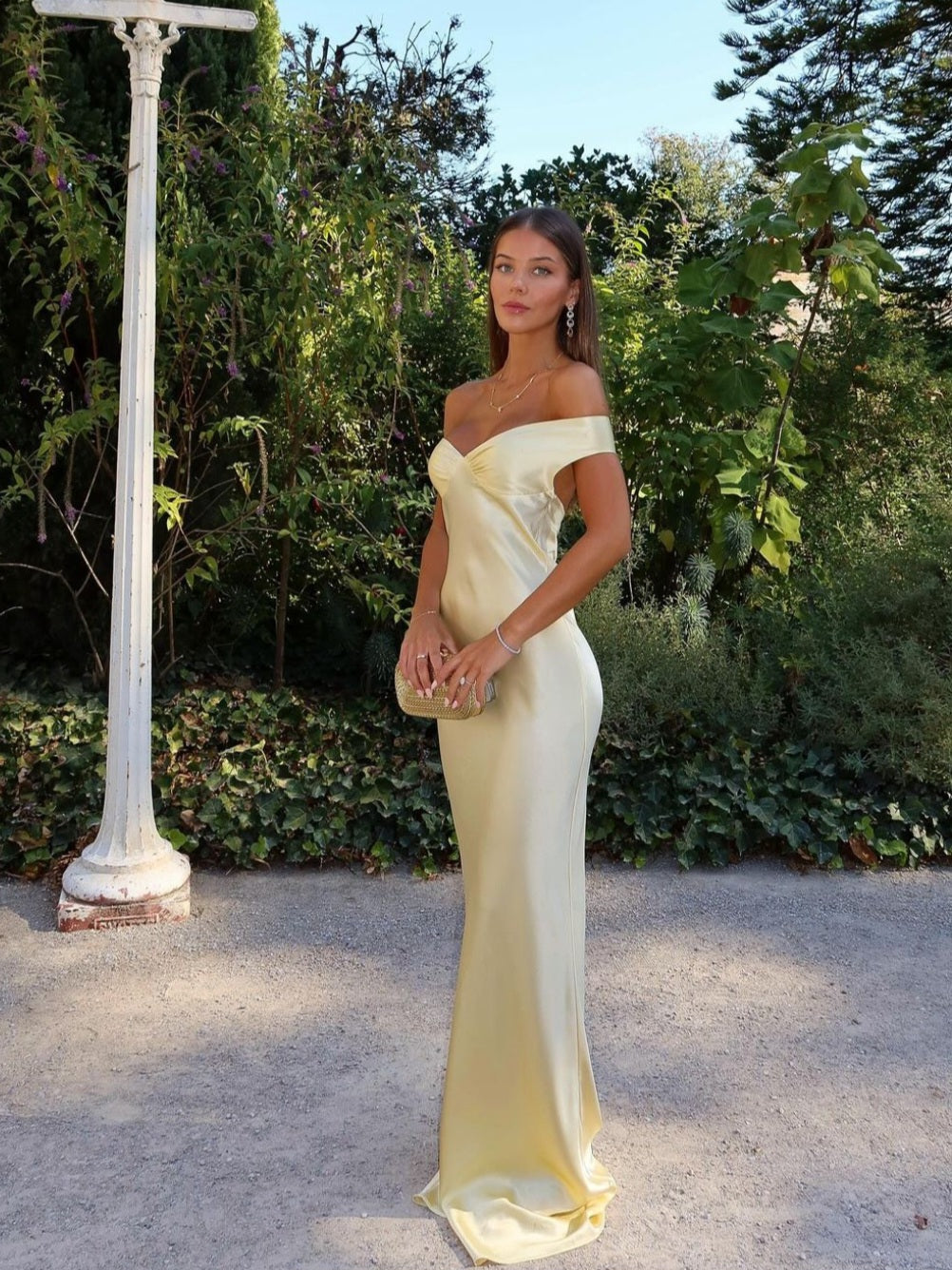 Abito Sposa Donna Silhouette Sirena Spalle Scoperte - Vesarelli