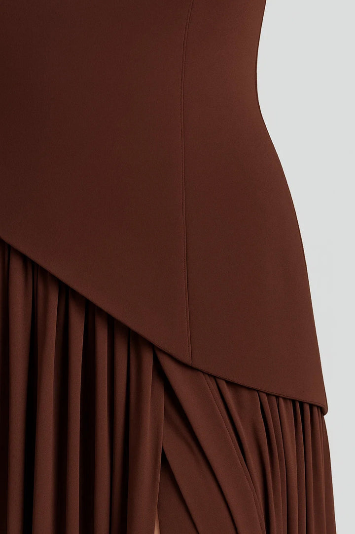 Abito lungo con spacco alto e drappeggio laterale Donna | Linea slanciata &amp; Movimento elegante