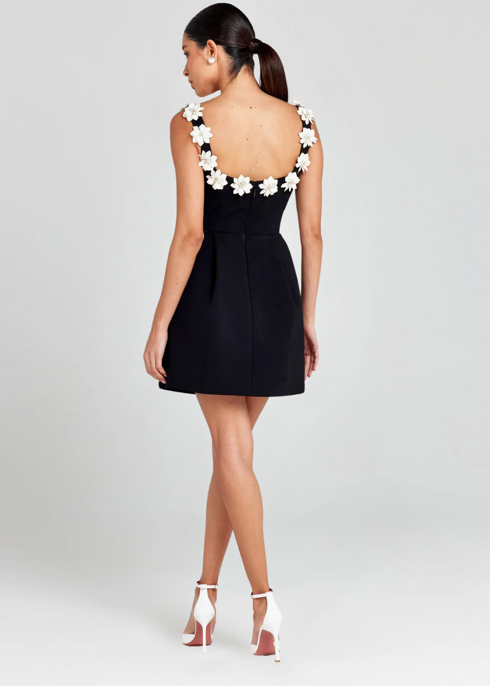 Abito Mini Donna in Tessuto Leggero Stile Estivo