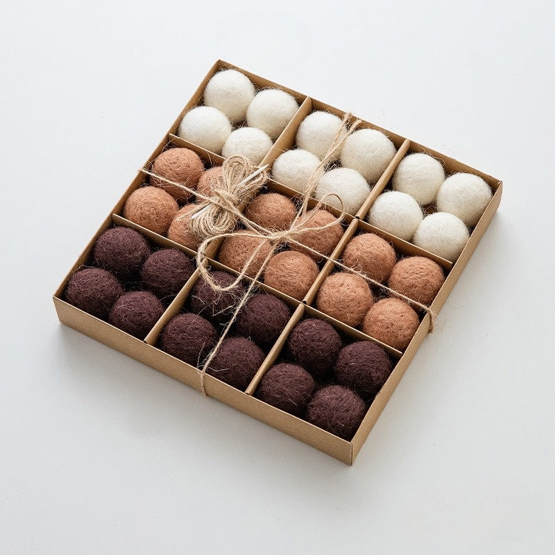 ArcticFlakes | Kit fai da te per realizzare palle di neve in feltro per decorazioni natalizie 1