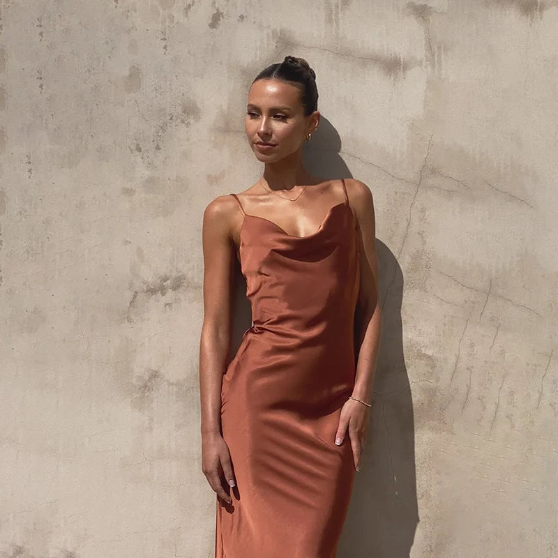 Abito Lungo Donna in Raso Scollo Drappeggiato Spalline Sottili - Vesarelli