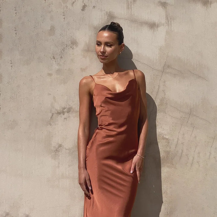 Abito Lungo Donna in Raso Scollo Drappeggiato Spalline Sottili - Vesarelli