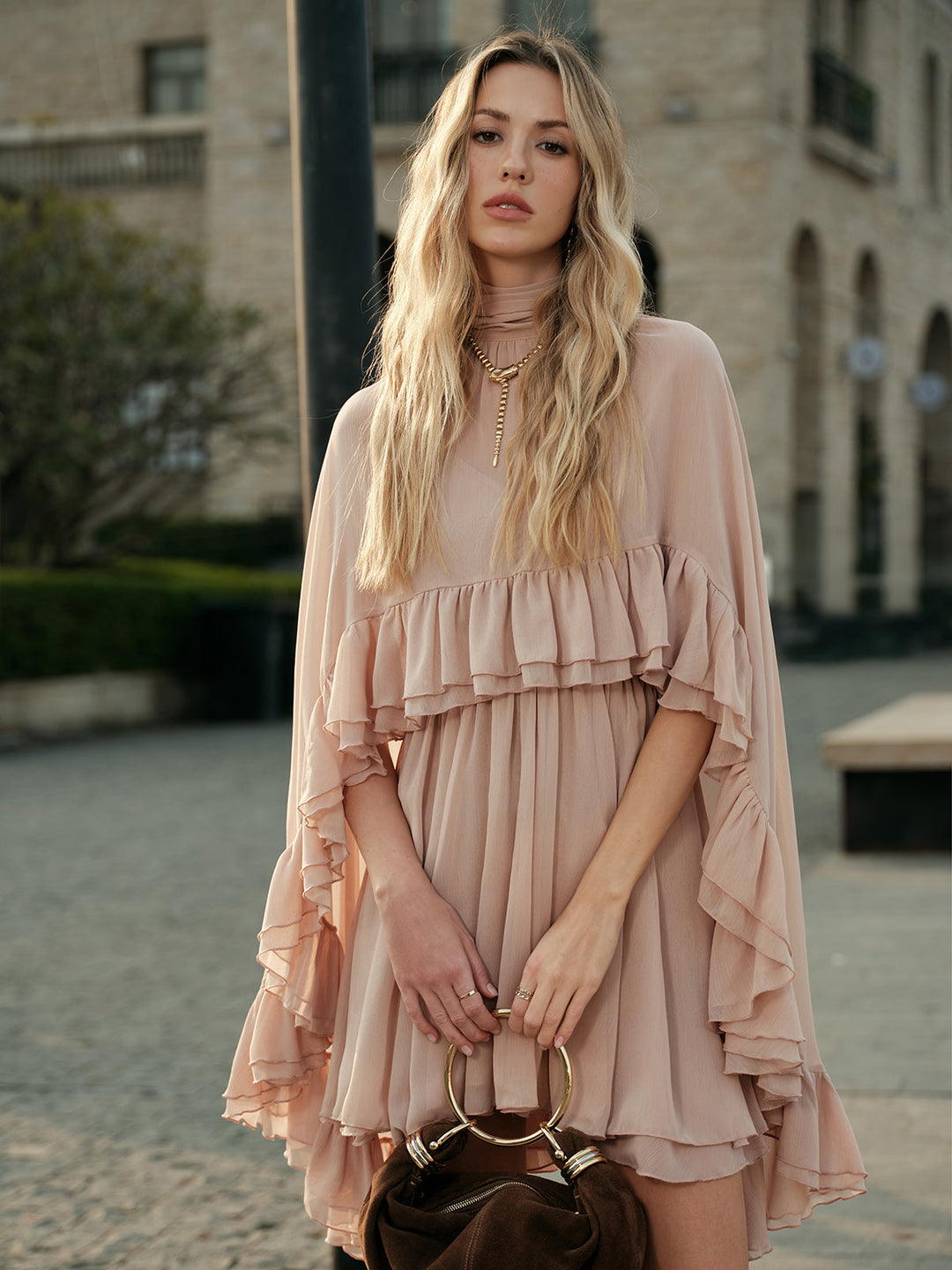 Abito Donna in Chiffon con Mantella Elegante