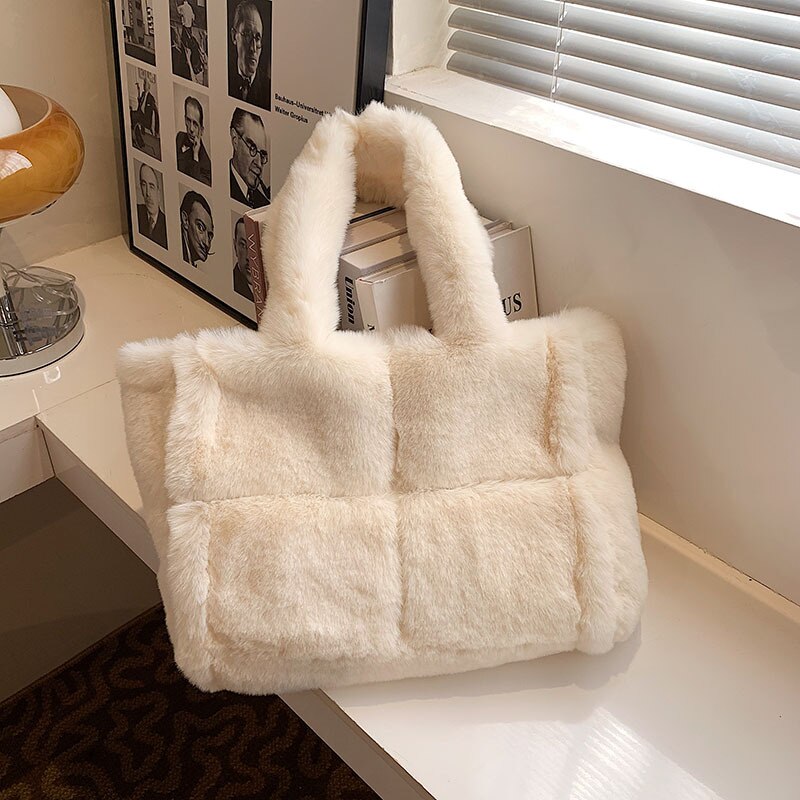 Borsa a mano in peluche elegante da donna, accessorio invernale versatile 2