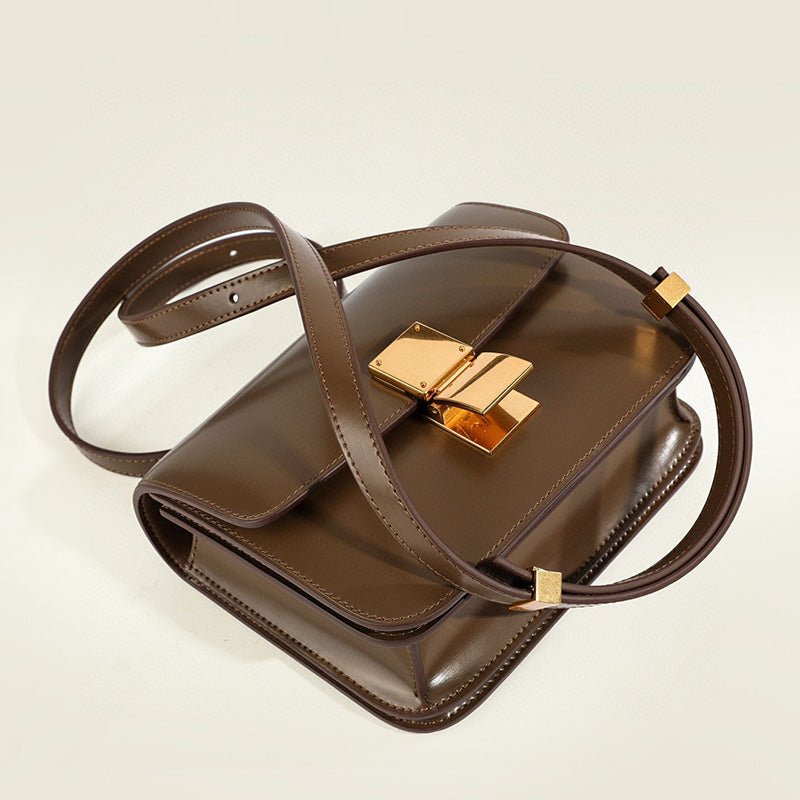 Borsa a tracolla classica da donna con patta in vera pelle 5
