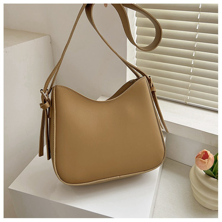 Borsa a tracolla minimalista da donna in elegante pelle vegana 2