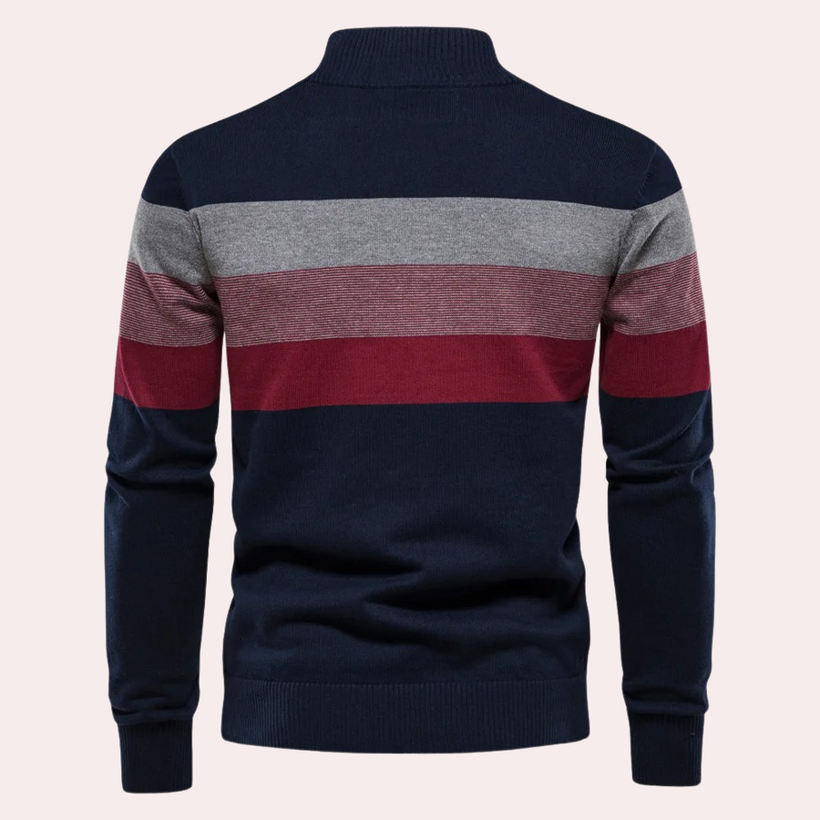 Maglione uomo a righe orizzontali blu, grigio e bordeaux, collo alto, maniche lunghe, in lana, stile casual elegante, moda autunno inverno.