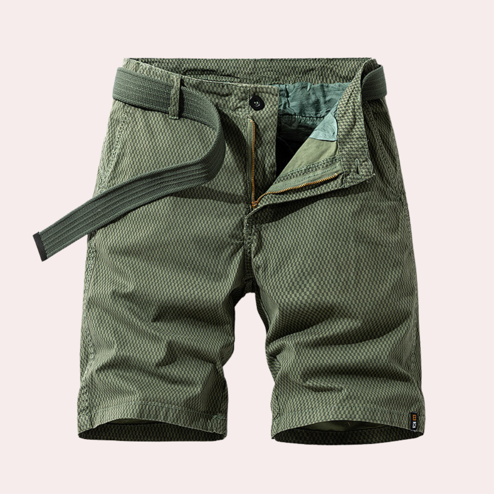 Pantaloncini cargo verdi da uomo, tessuto a rete, cintura inclusa, design casual estivo, chiusura con bottone e zip, tasche multiple.