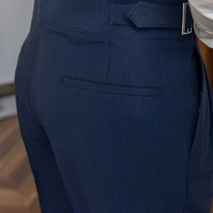 Pantaloni Uomo Sartoriali con Pieghe e Cintura Regolabile