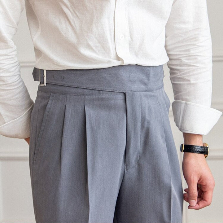 Pantaloni Uomo Sartoriali con Pieghe e Cintura Regolabile
