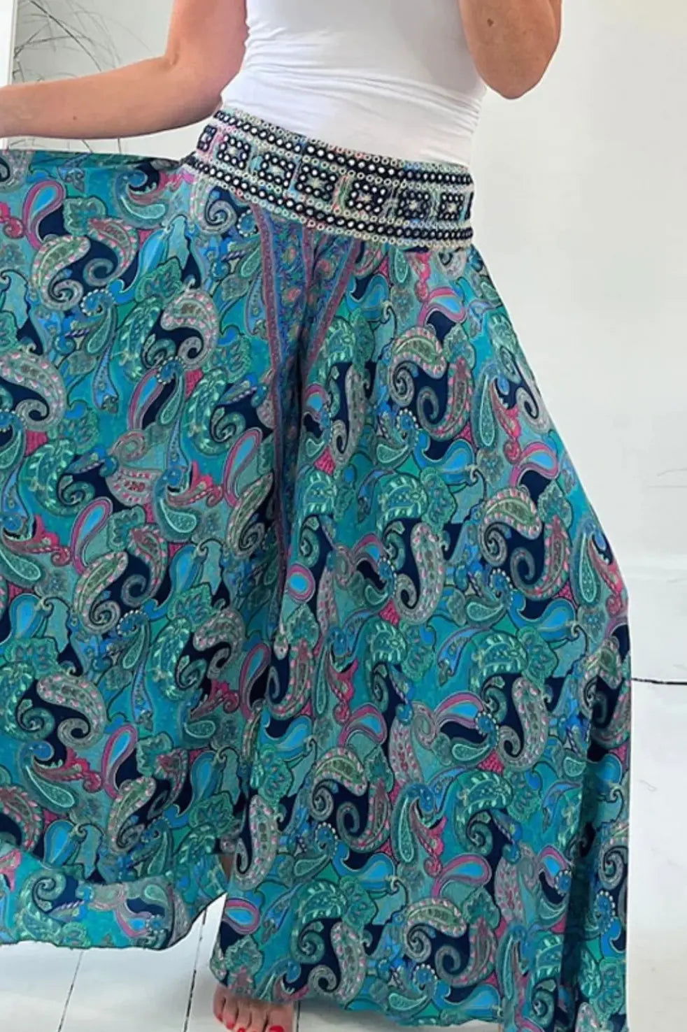 CARLA | Floral Print Culottes for a Stylish Touch - Lizabella Fashion -  -  - CARLA | Floral Print Culottes for a Stylish Touch - Lizabella Fashion - #tag1# - #tag2#