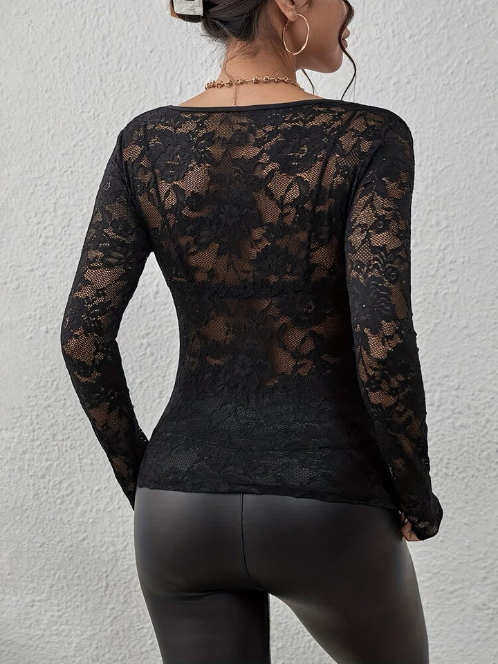 Camicia in pizzo da donna con elementi raffinati